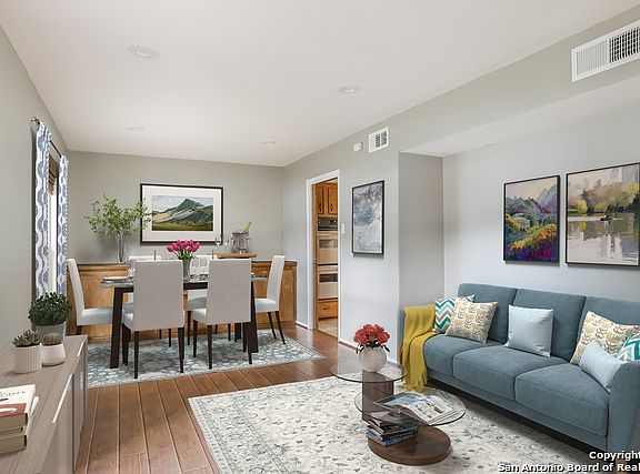 2nd image of 15103 Encinito St