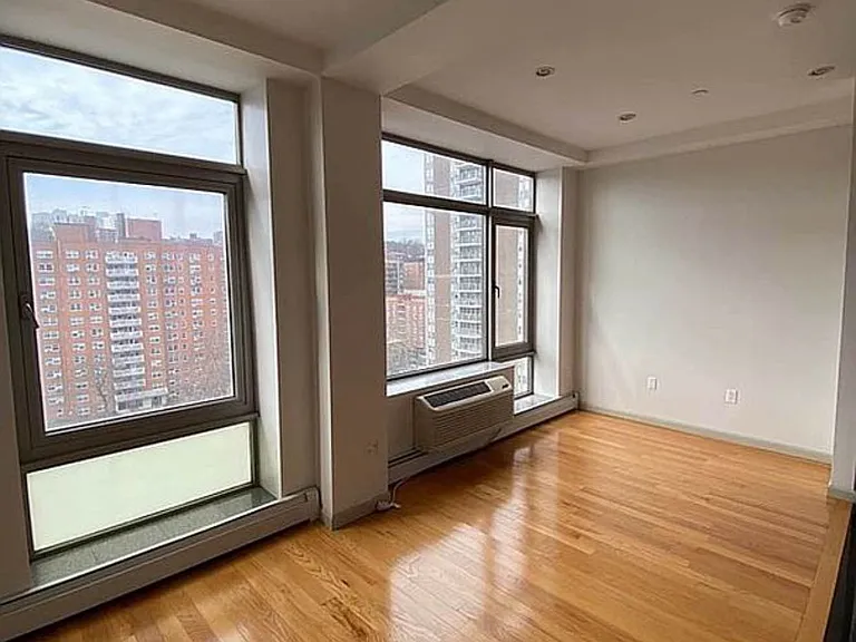 3120 Corlear Ave #1002 — Photo 14