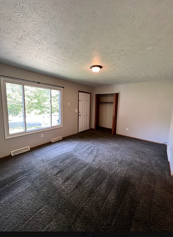 2 bed, $900 — Photo 2