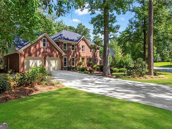 138 N Lakeside Dr NW, Kennesaw, GA 30144