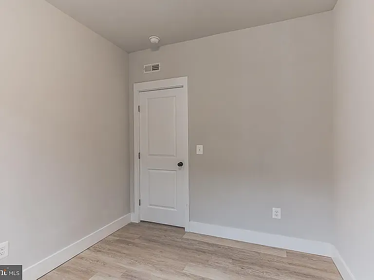 1512 S 58th St #2 — Photo 23