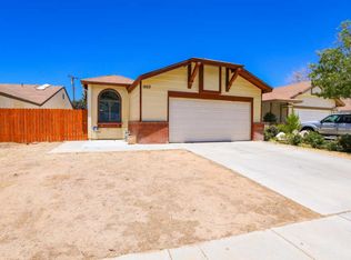 1523 E Avenue R6, Palmdale, CA 93550