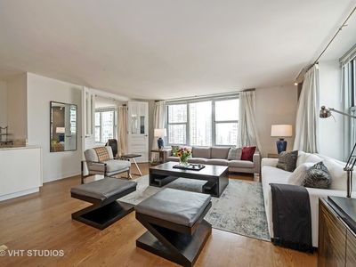 777 N Michigan Ave APT 3301, Chicago, IL, 60611