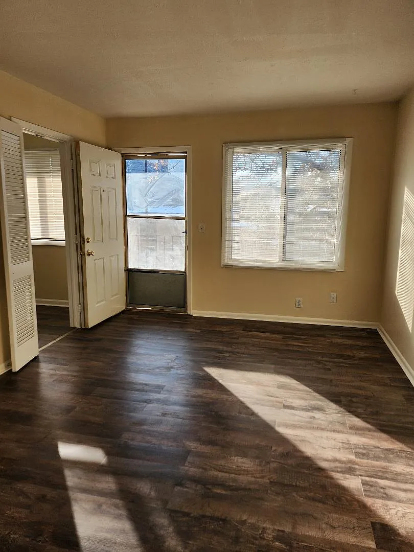 Building Photo - 350 N 35th St #1