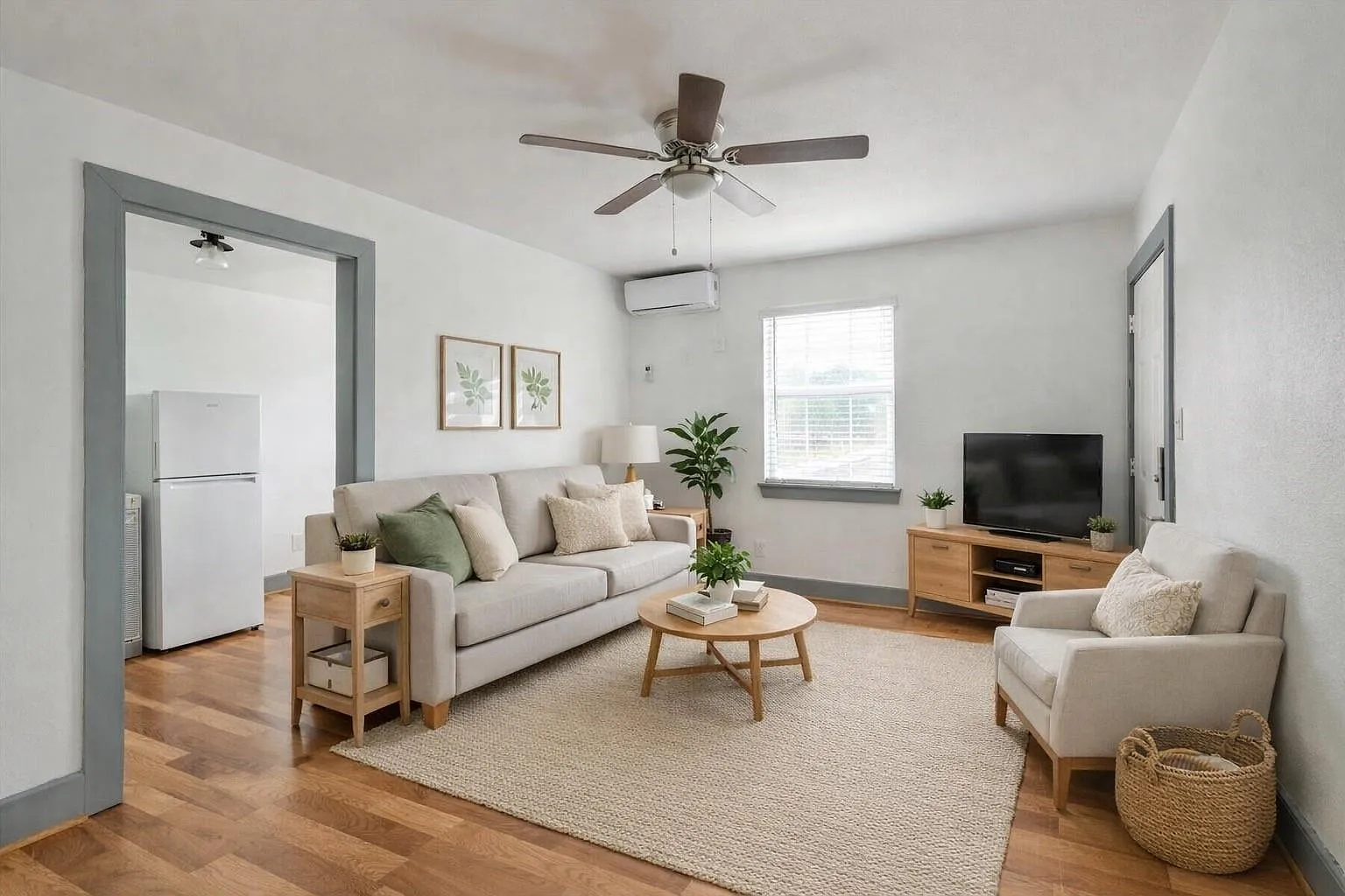 5320 Polk St — Photo 1