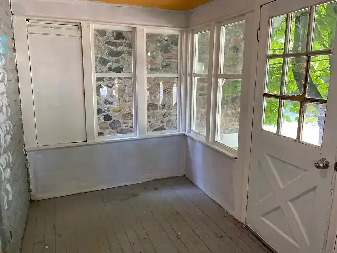 3 bed, 1.0 bath, $2,200 — Photo 4