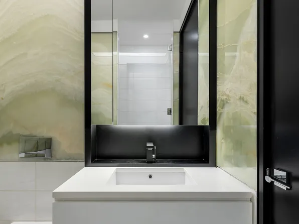 157 West 57th Street image 14 of 24