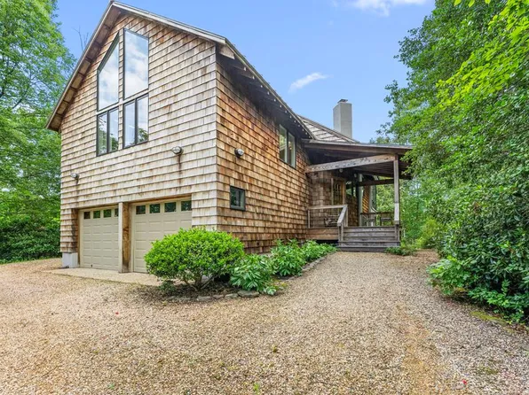 318 Bells Creek Ln, Lancaster, VA 22503
