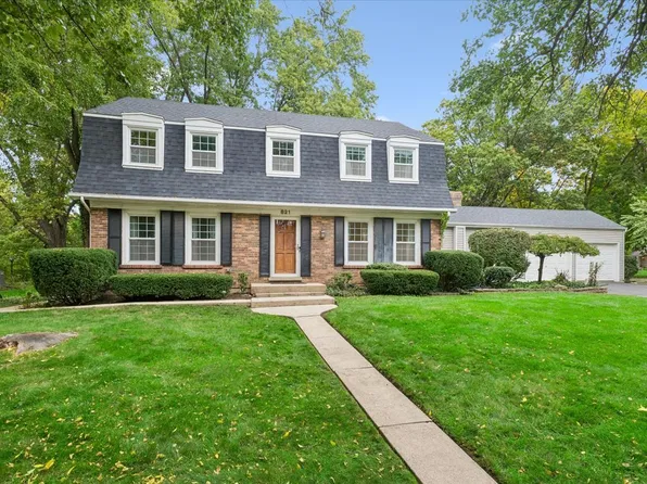 821 Timber Trail Dr, Naperville, IL 60565