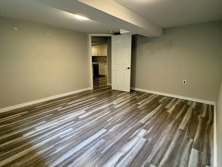54 Hewson Cres #BASEMENT — Photo 24