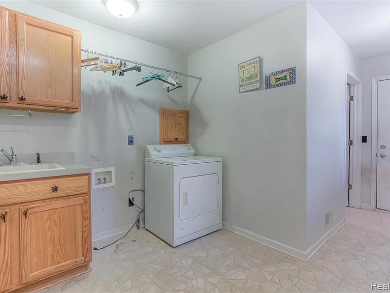 3930 Dunning Rd — Photo 41