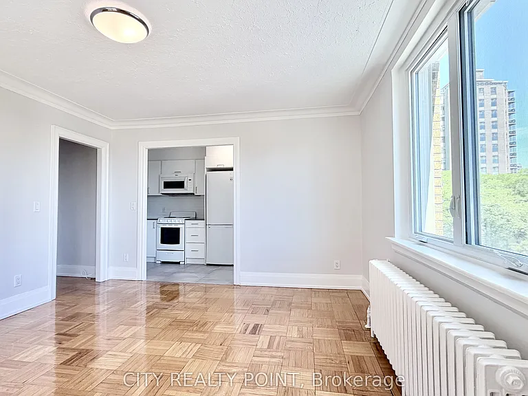 398 Avenue Rd #521 — Photo 4