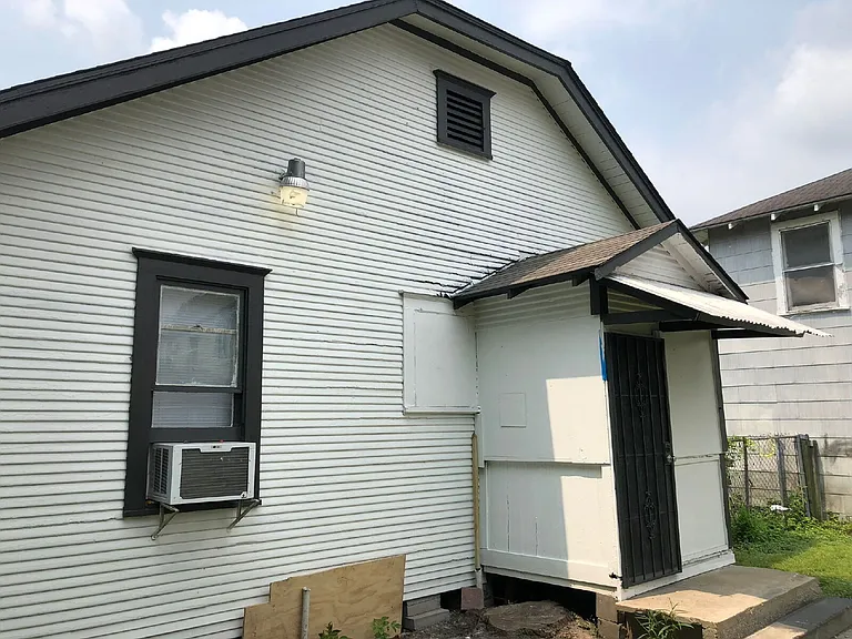 1132 W Cavalcade St — Photo 32