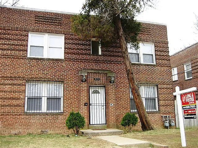 419 Mellon St SE photo 1