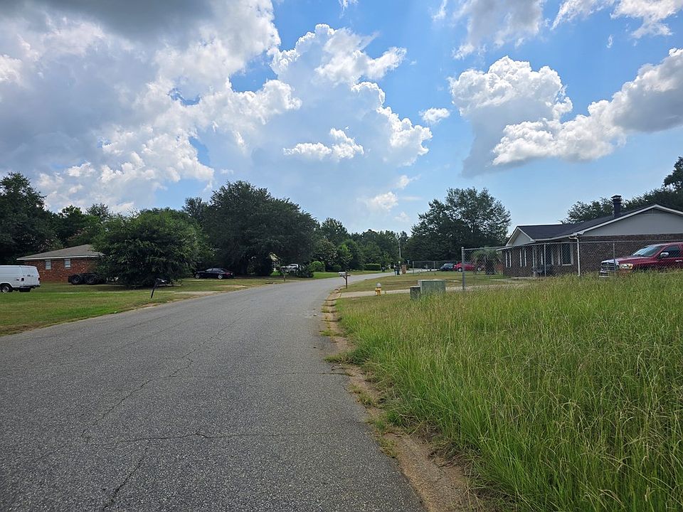 2nd image of 3618 Plumcrest Ave