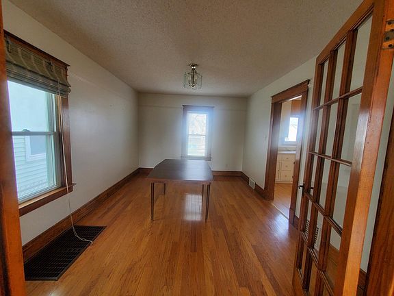 4th image of 2240 Independence Ave