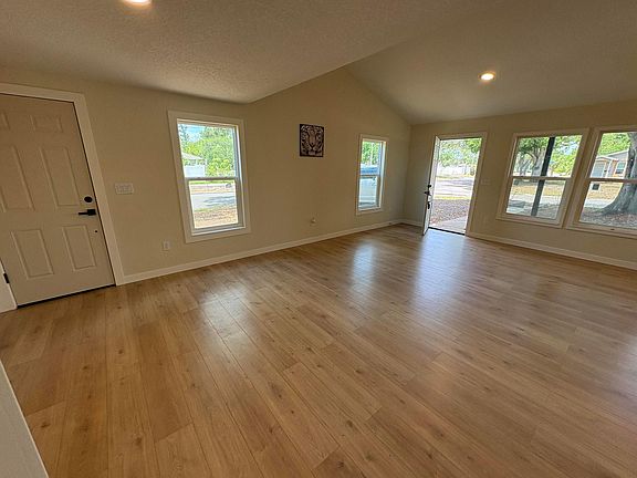 4th image of 6948 DARTMOUTH Avenue N