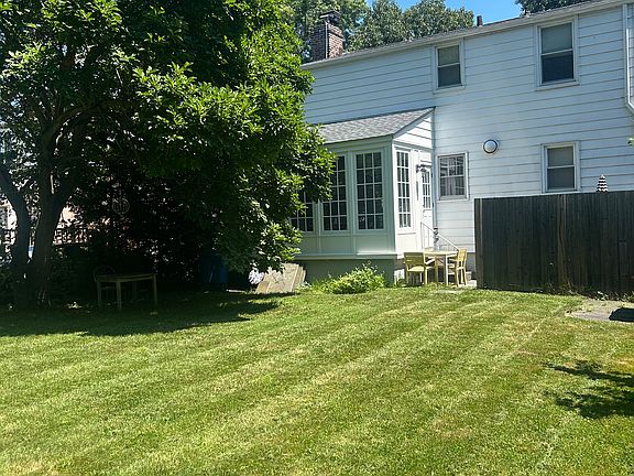 3rd image of 27 Cora St