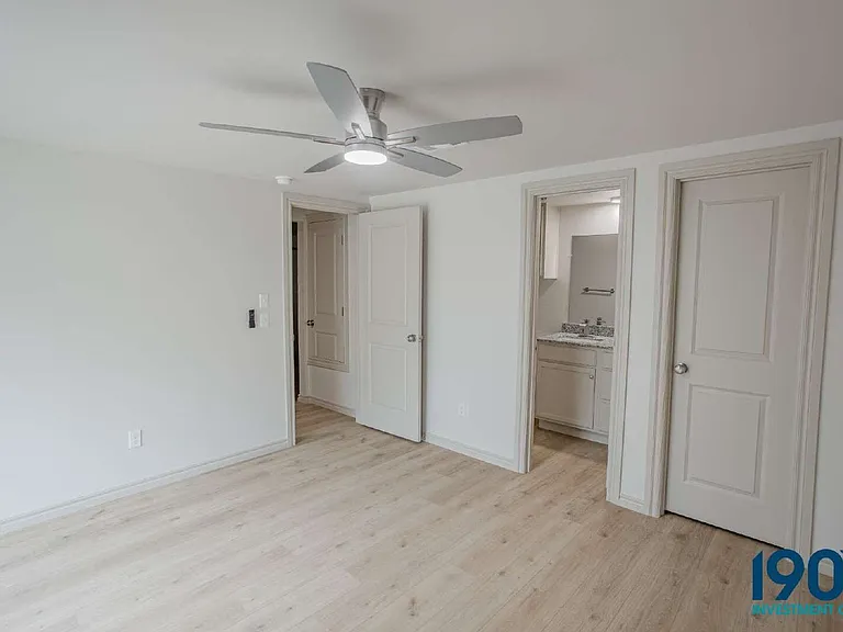 8604 S Brookline Ave — Photo 15