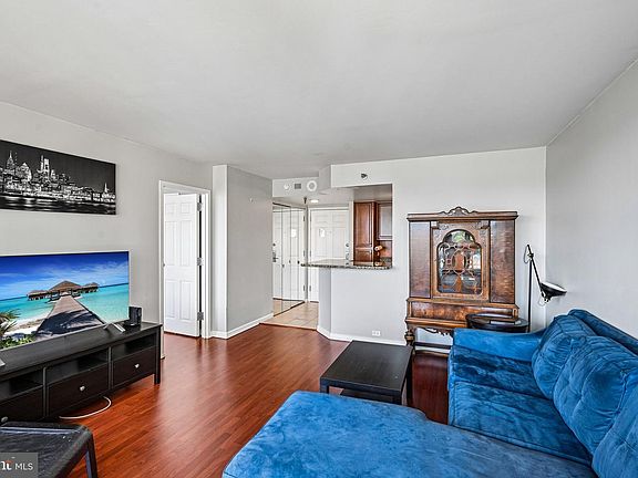 2nd image of 2001 Hamilton St APT 703