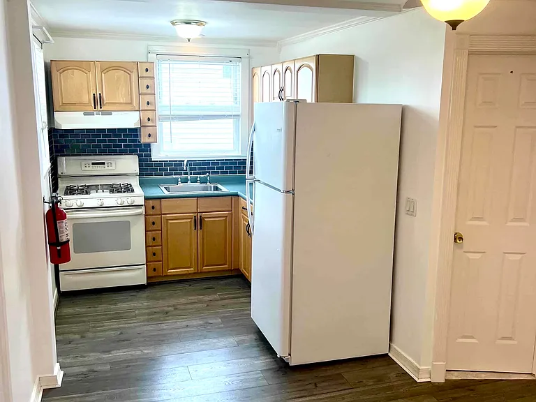 592 Central Ave #2 — Photo 8
