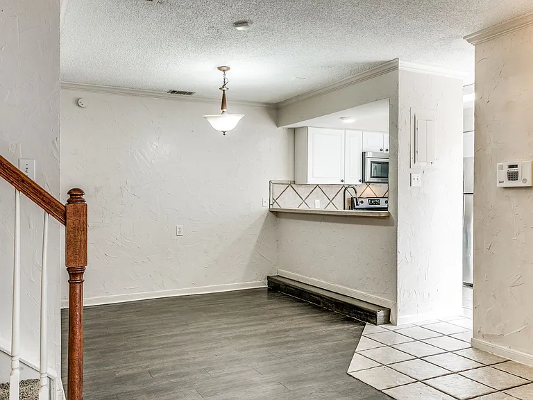 2621 Piedras Dr — Photo 5