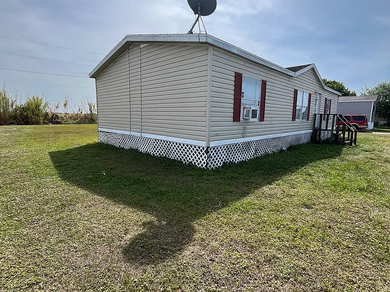 712 Arkansas Ave — Photo 4