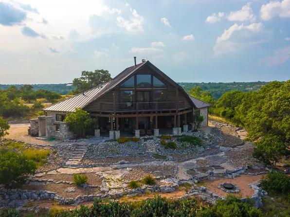 225 Valley View Rd, Comfort, TX 78013