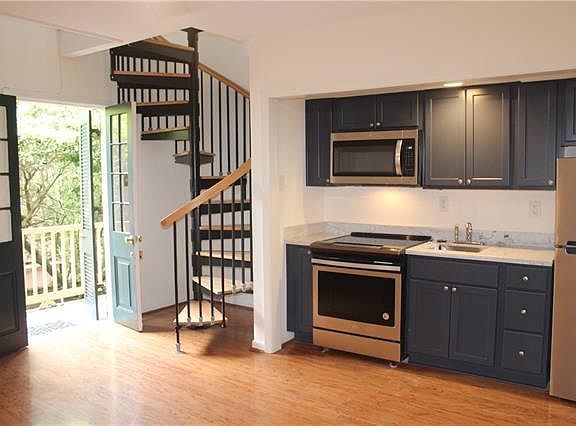 5th image of 1119 Dauphine St APT 10
