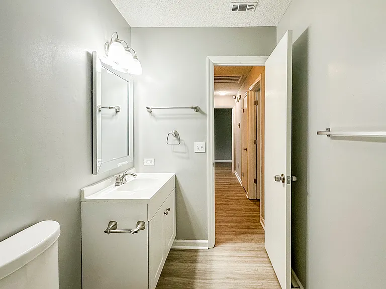 607 Scott St — Photo 23