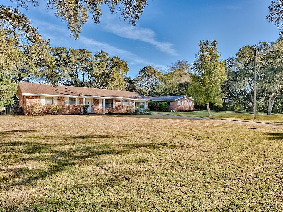 1st image of 124 Alden Dr