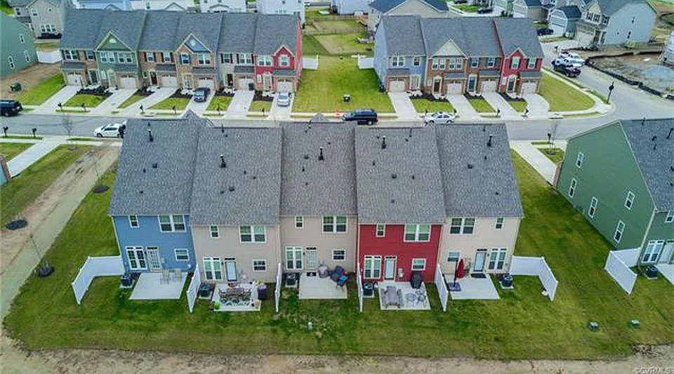 8952 Ringview Drive — Photo 1