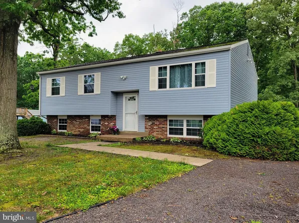 581 Township Line Rd, Franklinville, NJ 08322