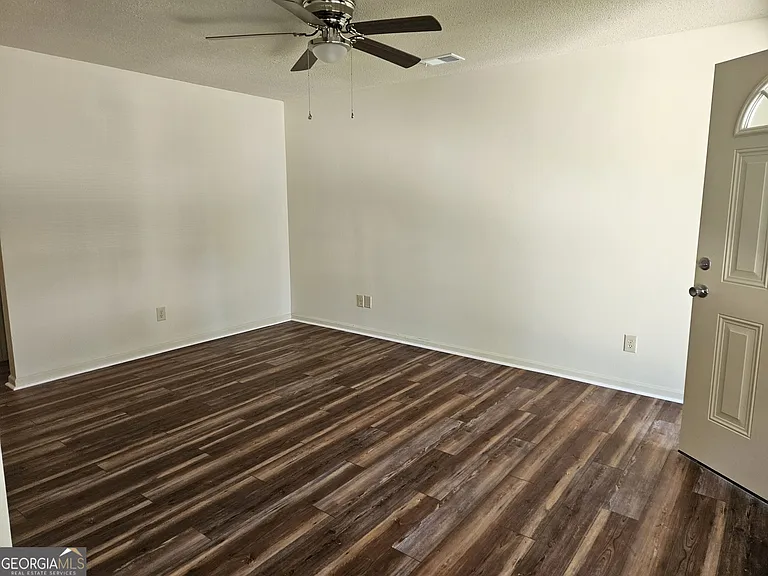 103 Simmons Rd — Photo 2