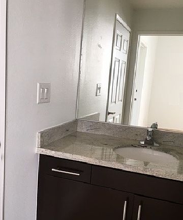 4th image of 884 Palm Ave APT 0201