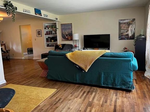 2nd image of 203 Orchard St N #1