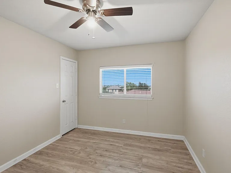 7038 Hallie Spirit — Photo 19