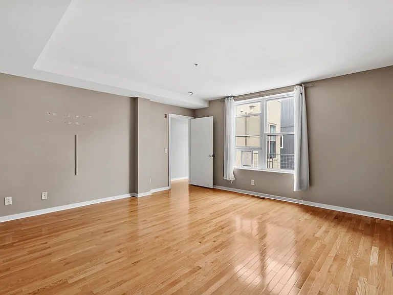 712 N 2nd St — Photo 15