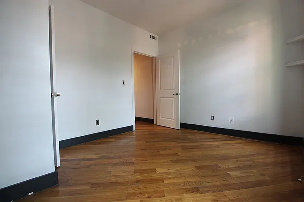 Rented by EXR | media 23