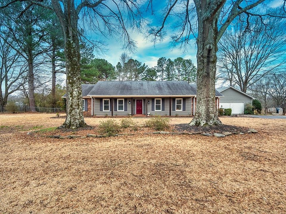 1st image of 885 Poplar Acres Rd