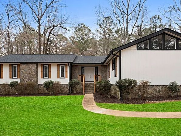 102 McKinley Cir