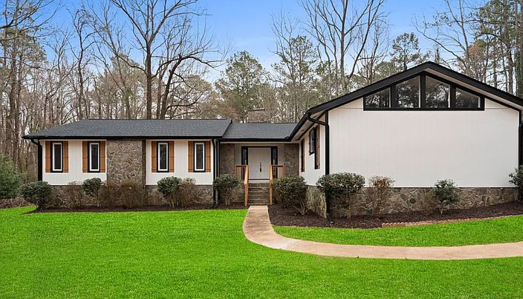 102 McKinley Cir - Property Image