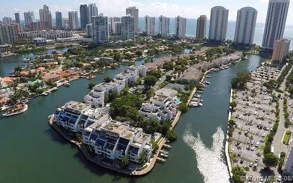 2nd image of 303 Poinciana Dr #703
