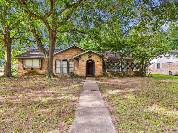 1770 Woodway Dr, New Caney, TX 77357