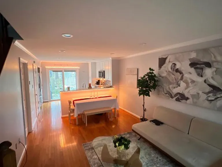 6340 Chimney Wood Ct — Photo 2