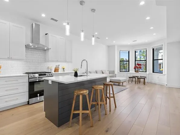 2602 Palisade Avenue image 1 of 29