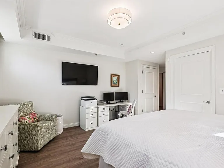 2501 Wisconsin Ave NW #7 — Photo 14
