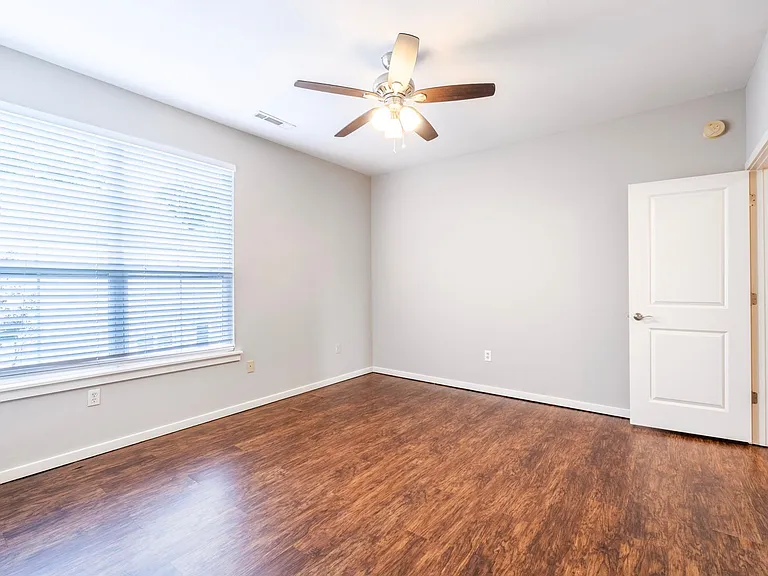 40 E Maple St #3 — Photo 9
