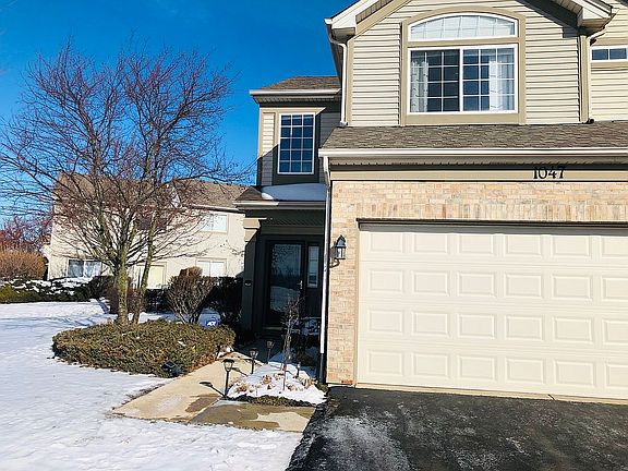 2nd image of 1047 Parkhill Cir
