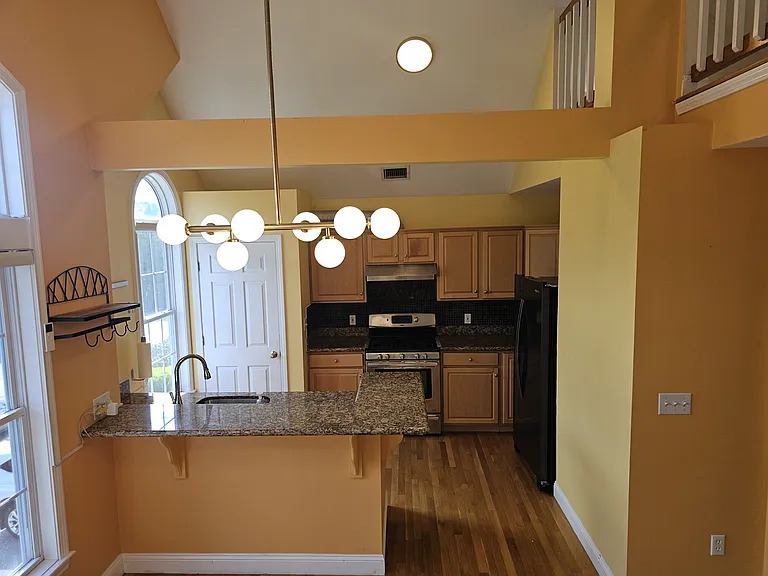 202 Falls Blvd — Photo 6